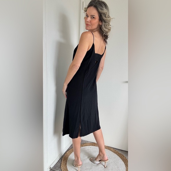 Cuyana Silk Slip Dress Black - Picture 6 of 17